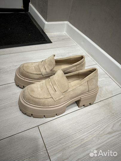 Лоферы женские