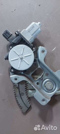 Стеклоподъёмник задний левый на Mitsubishi Lancer