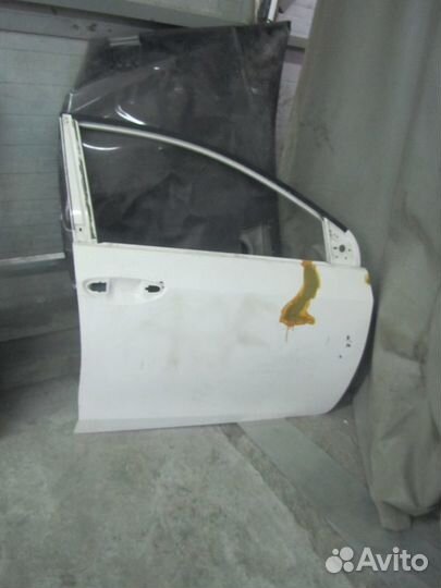 Дверь передняя правая toyota corolla 180