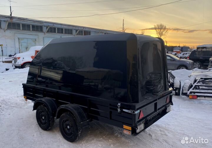 Прицеп с пластиковой крышкой