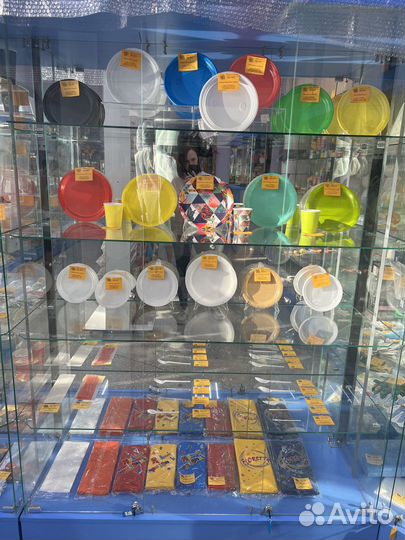 Одноразовая посуда для сервировки стола