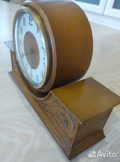 Часы настольные Весна