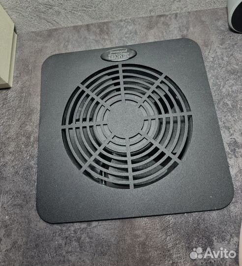 Стол для маникюра со встроенной вытяжкой