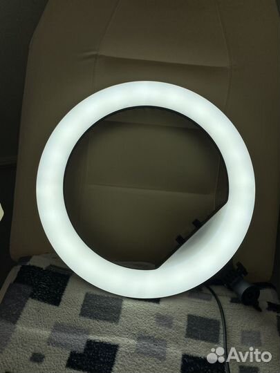 Кольцевая лампа 45 см со штативом