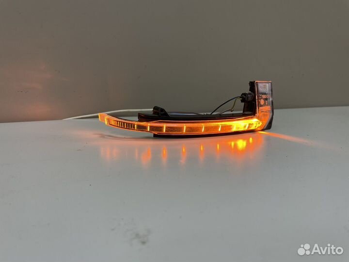 Повторитель поворота в зеркало Audi A3 A6 C6 A8 D3