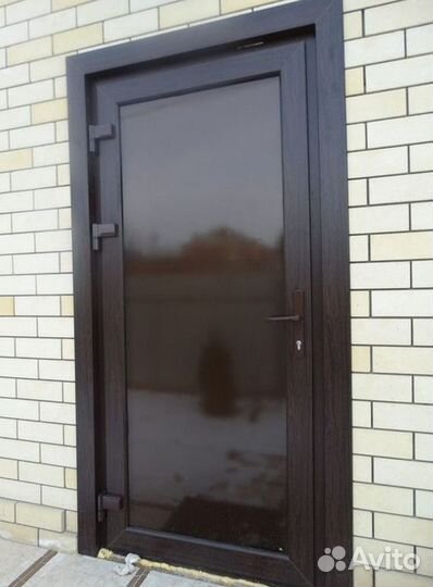 Пластиковые двери / Входная группа