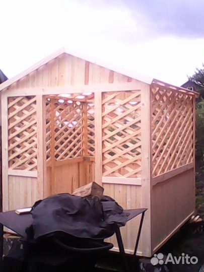 Садовая деревянная беседка с монтажем