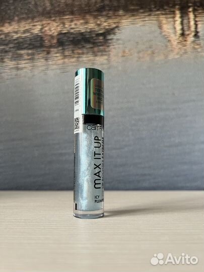 Блеск для губ от Catrice