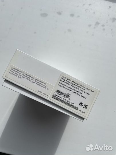 Коробка от наушников Apple AirPods