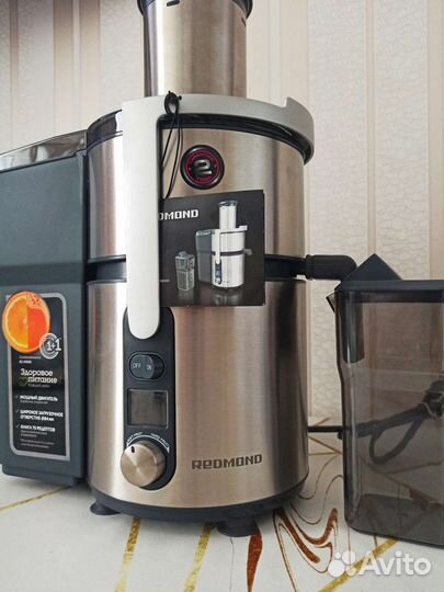 Новая Соковыжималка Redmond RJ-M908