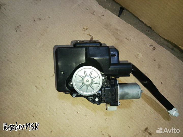 Замок крышки багажника Toyota RAV4 XA50