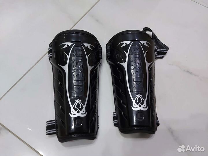 Защита для голени пластиковые размер L