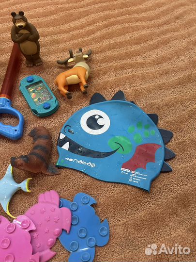 Игрушки для купания и халатик