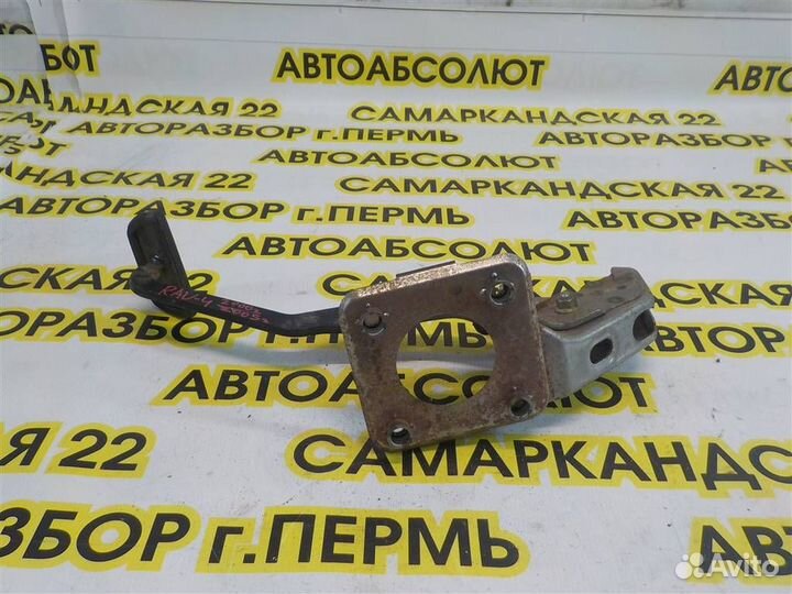 Педаль тормоза Toyota RAV4 (XA20) 2000-2005