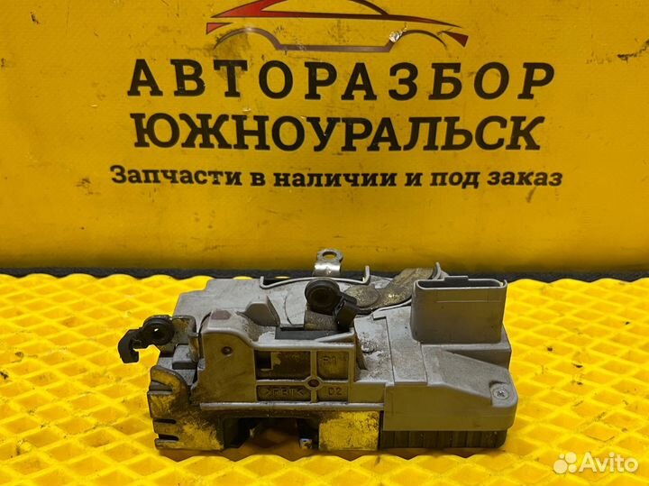 Замок двери передний правый Peugeot 406 2001