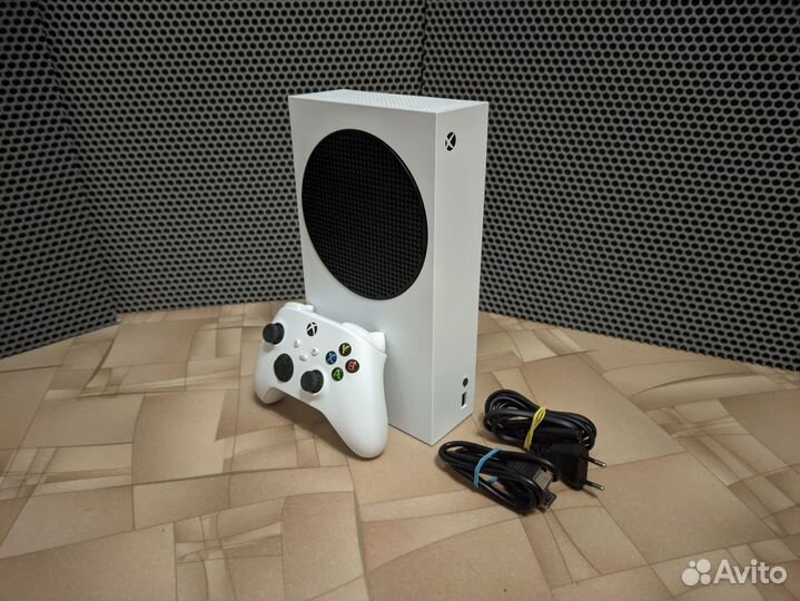 Xbox Series S 512 Гб + месяц подписки