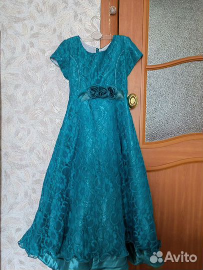 Нарядное платье для девочки 134 140