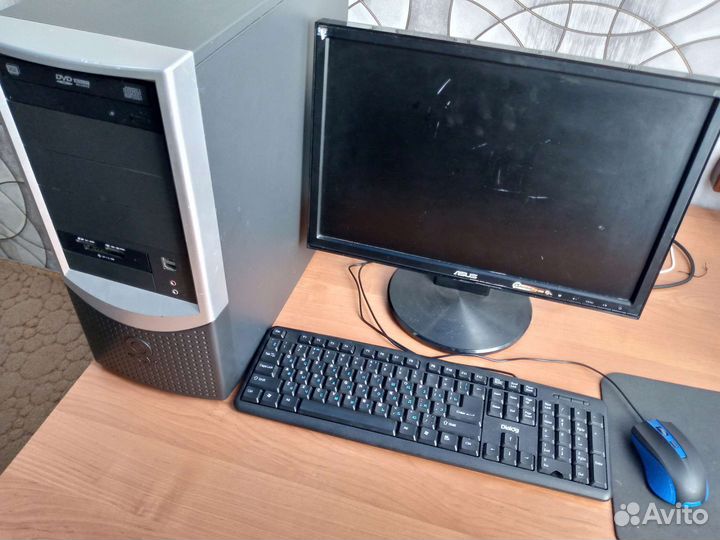 Системный блок и монитор