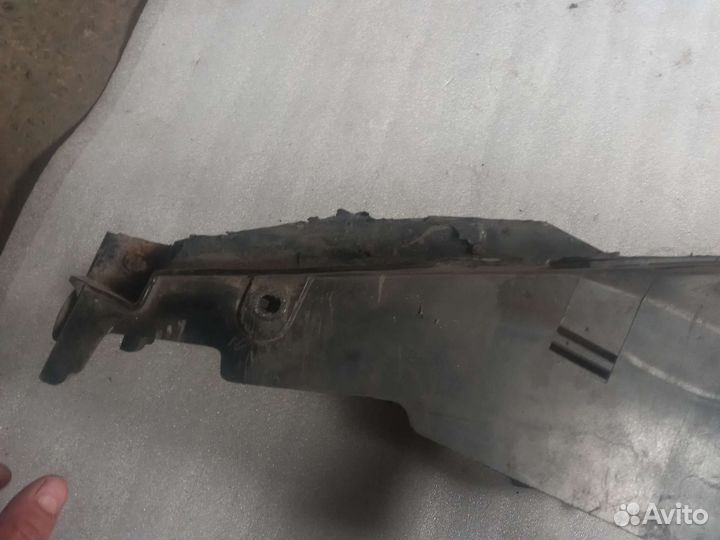 Пластик подрамника Kawasaki ZX 6R 98-99