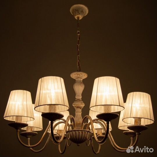 Люстра 'Моника' 8хЕ14 40т белый с золотой патиной