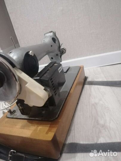 Швейная машина с электроприводом