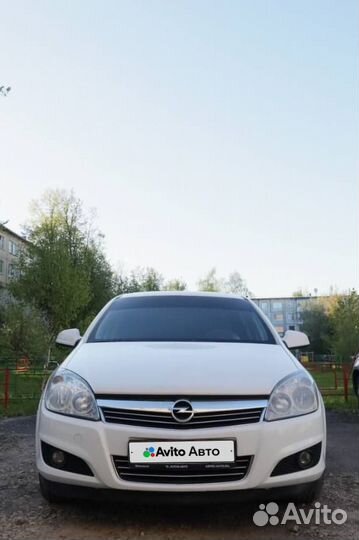 Opel Astra 1.8 AT, 2012, 190 700 км