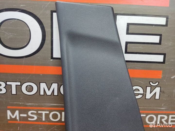 Обшивка стойки левая Mercedes-Benz C-Class W204