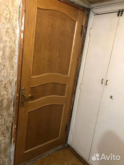 Дверь деревянная