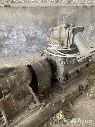 Асинронный двигатель с насосом