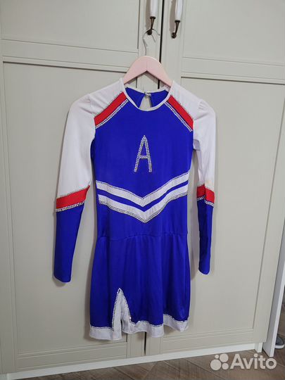 Костюм для выступлений чирлидинга