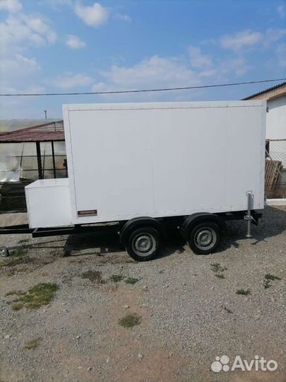 Прицеп легковой двухосный термобудка