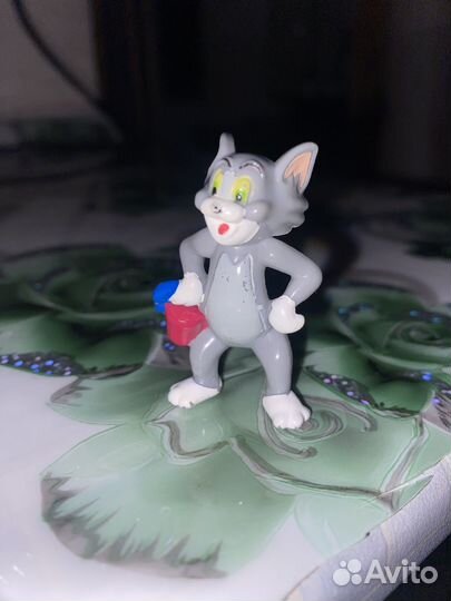 Киндер сюрприз раритет Том и джери 90х годов