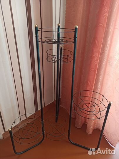 Подставка под цветы металлическая