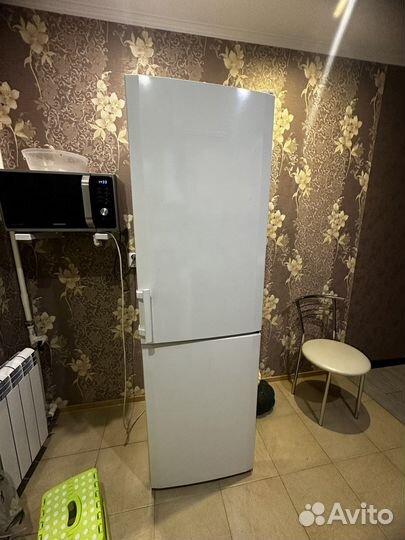 Холодильник liebherr