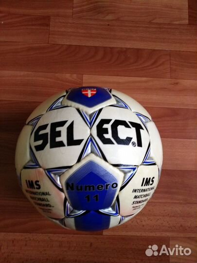 Футбольные мячи