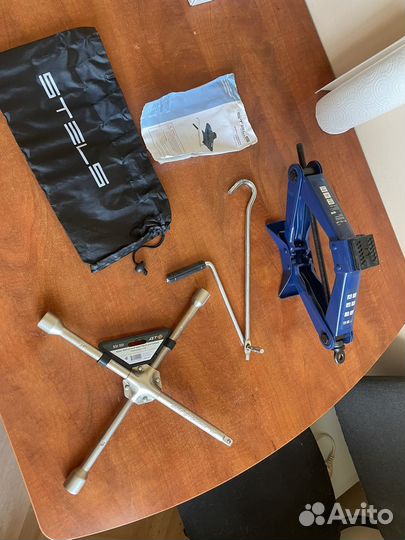 Домкрат ромбический новый и балоник