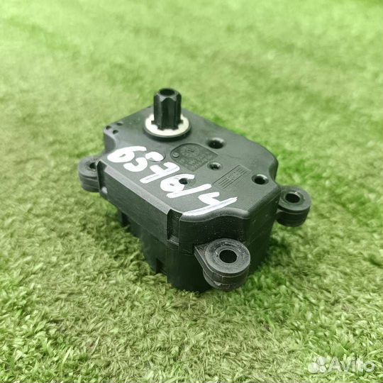 Моторчик заслонки печки Opel Astra J GTC 2012