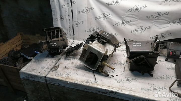 Печка Отопитель в сборе Nissan Avenir w10 cd20td