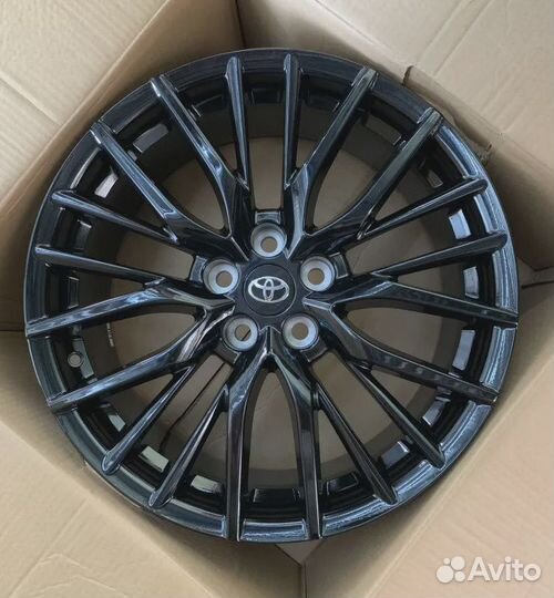R18 Triangle TH201 235/55, PCD 5x114.3 DIA 60.1