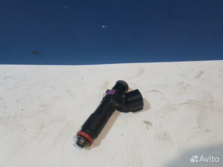 Форсунка топливная Chevrolet Cobalt T250 1.5 B15D2