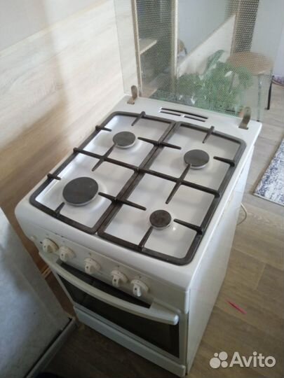 Продается газовая плита с электро поджигом