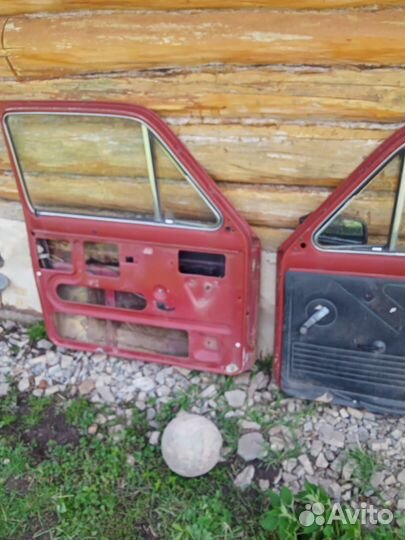 Двери на ниву 2121