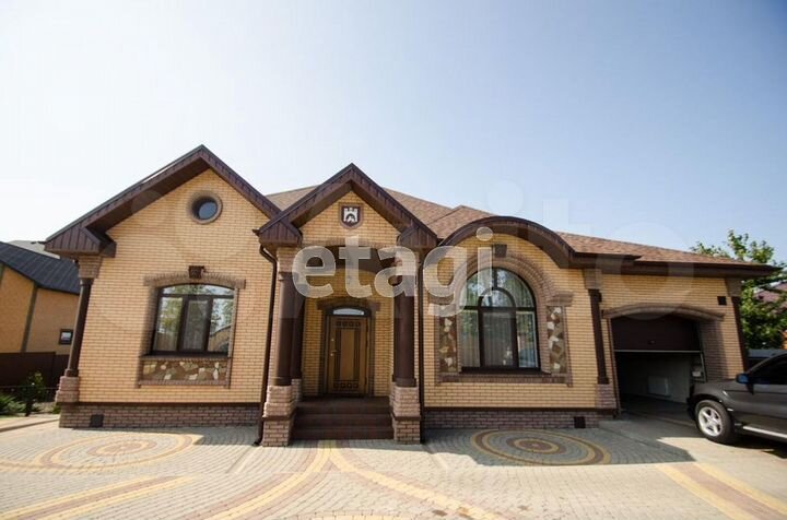 Дом 190 м² на участке 15 сот.