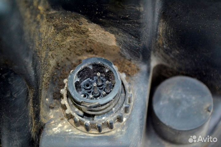 Фара, правая mercedes-benz Actros MP1 1843 (01.96-12.02)