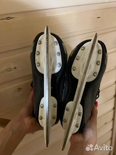 Хоккейные коньки bauer