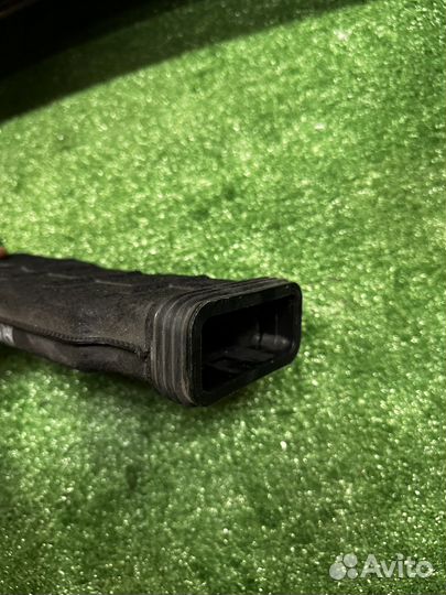 Воздухозаборник Kia Rio/Hyundai Solaris (17-н.в)