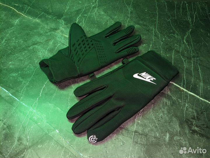 Перчатки Nike