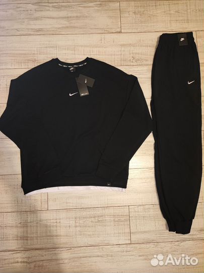 Костюм Nike