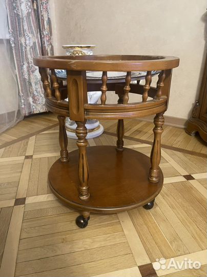 Подставка под цветы из натурального дерева