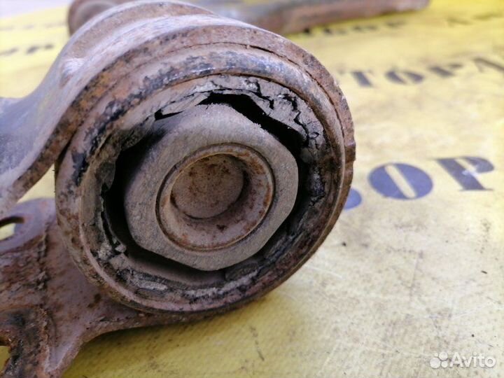 Рычаг передний правый нижний Ford Focus 2